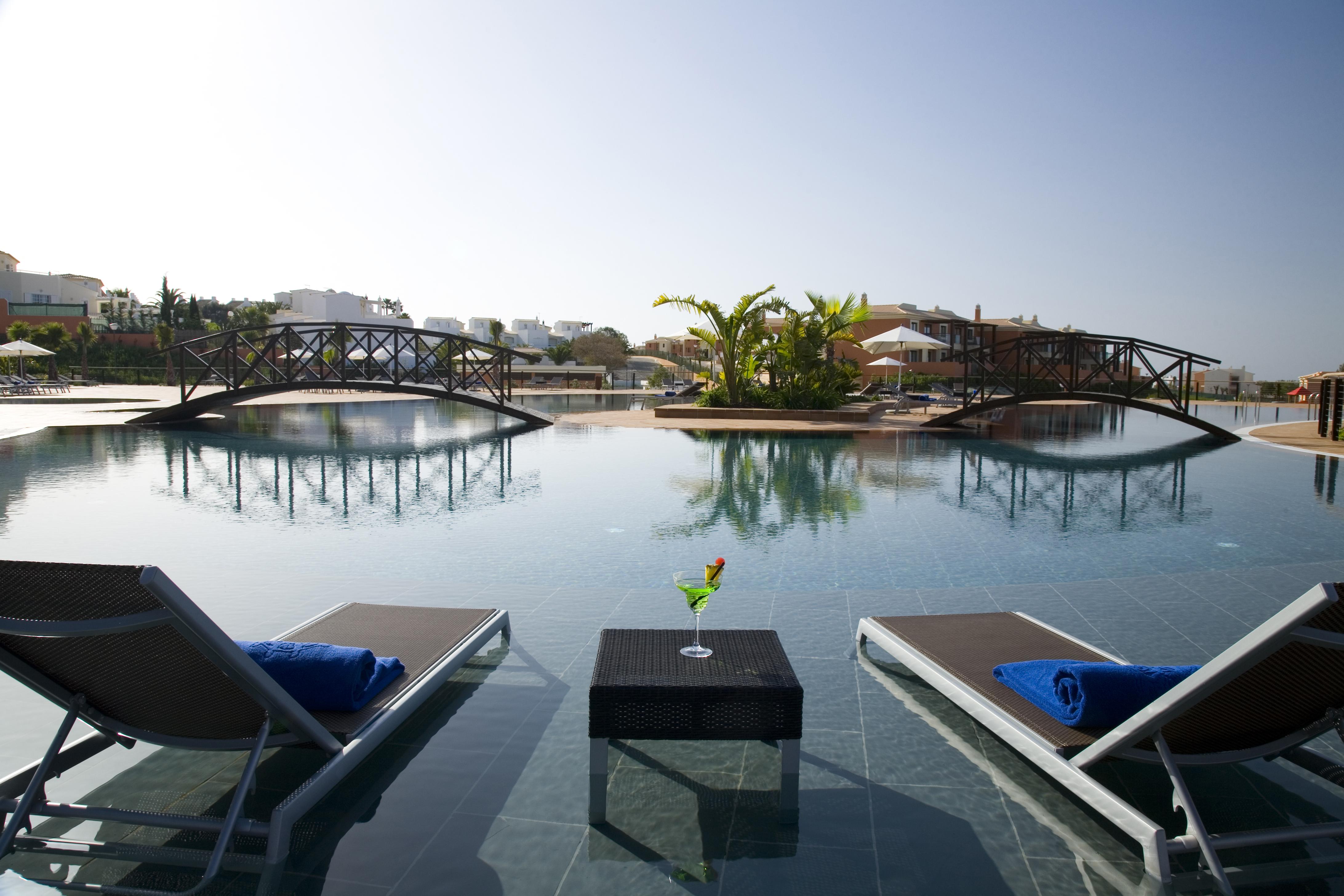 Monte Santo Resort Carvoeiro  Exteriér fotografie The swimming pool at the resort