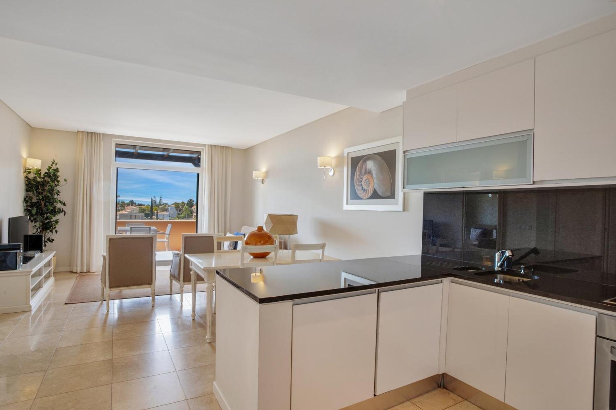 Monte Santo Resort Carvoeiro  Exteriér fotografie A modern kitchen